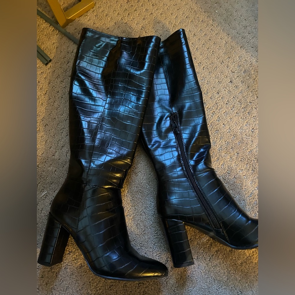 Black snake print boots